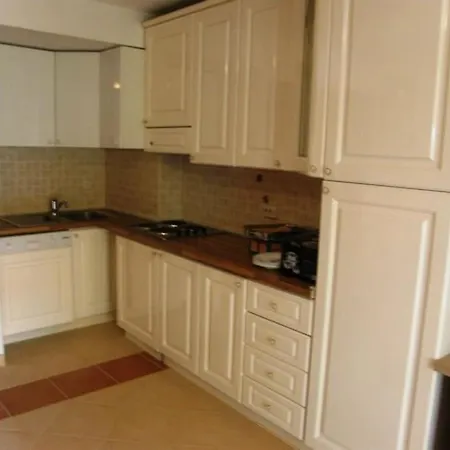 Cosy With A Pool Gabonjin